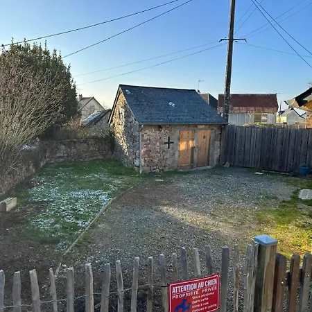 Logis Du Pressoir Suzanne Sainte-Suzanne (Mayenne)