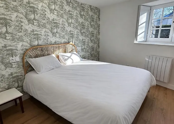 Logis Du Pressoir Suzanne * Sainte-Suzanne (Mayenne)